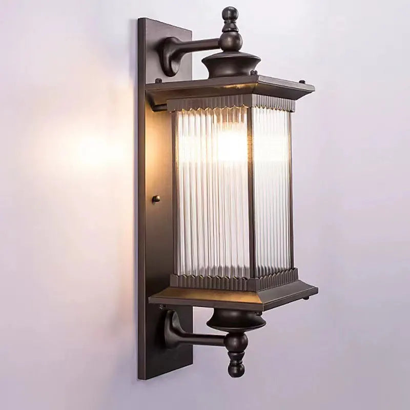 Vintage Black Outdoor Wall Lantern - Classic Rectangular Design for Gardens