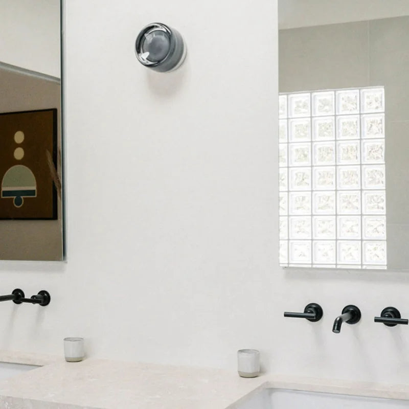 Modern wall light Elegant curved design metal and glass wall sconce