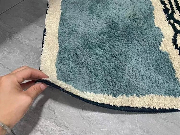 NordicFlow – Luxe Handmade Bath Mat with Abstract Design for Stylish Bathrooms
