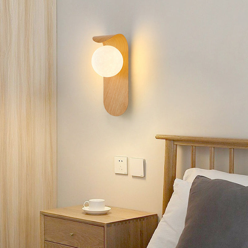 LuxeWood – Chic Walnut Wall Lamp for Unique Ambiances