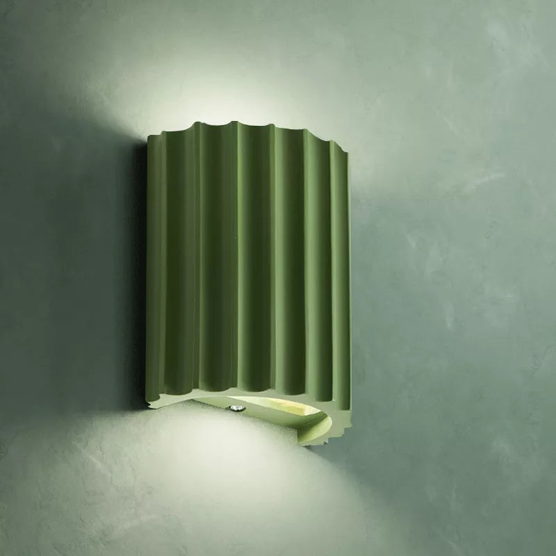 LumeSculpt – Modern Resin Wall Light