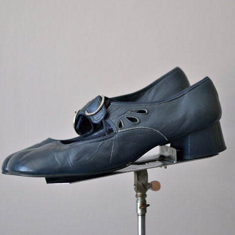 Beatrice | Vintage Shoes with a Rounded Toe