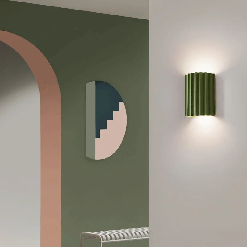 LumeSculpt – Modern Resin Wall Light