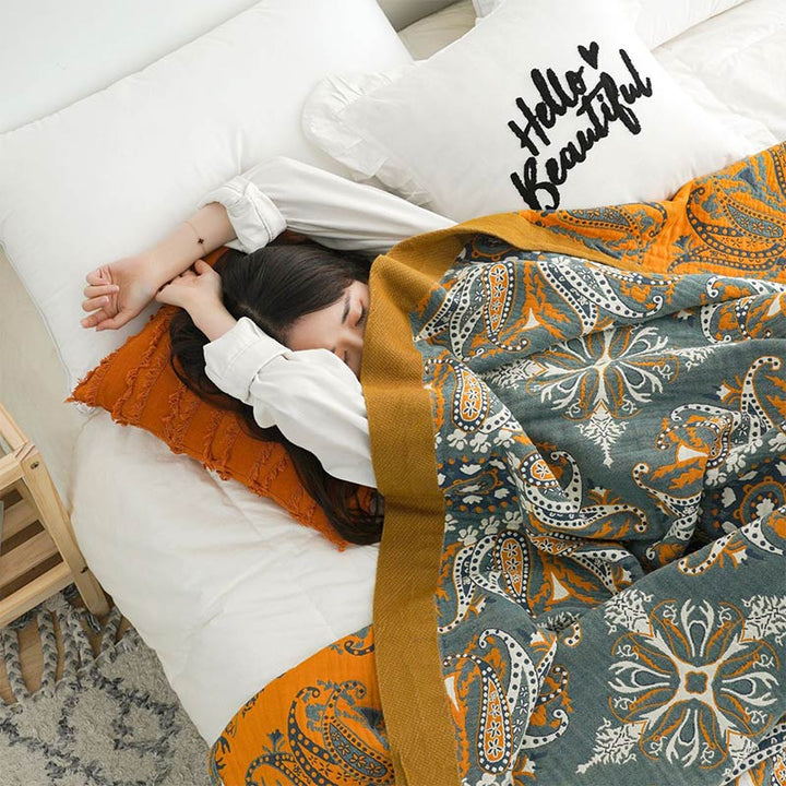 Double-Sided Floral Cotton Quilt – Organic Fabric in Dark Cyan, Soft and Breathable for Year-Round Comfort