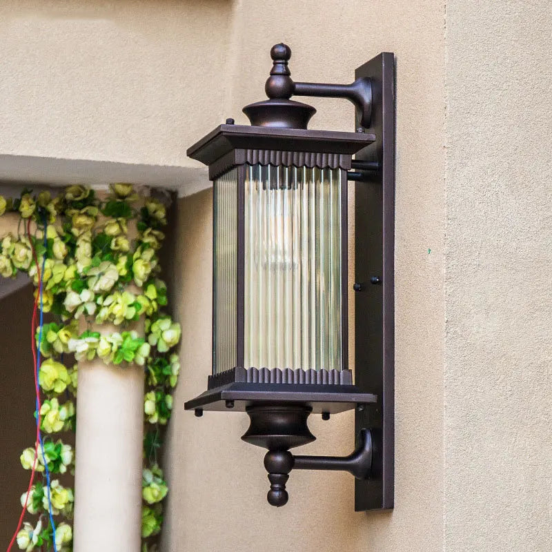 Vintage Black Outdoor Wall Lantern - Classic Rectangular Design for Gardens