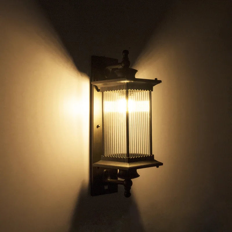 Vintage Black Outdoor Wall Lantern - Classic Rectangular Design for Gardens