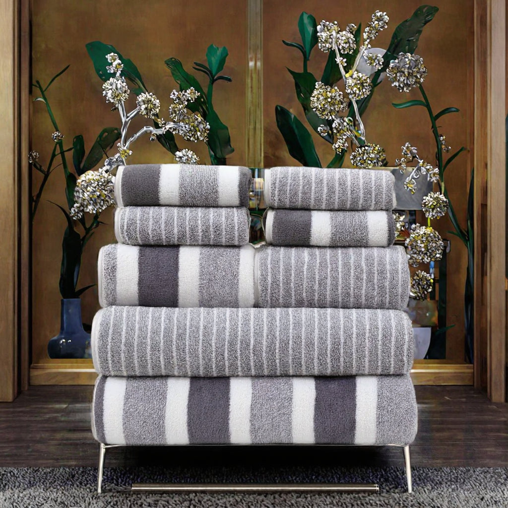 VeluSoft – Luxe 8-Piece Bath Towel Set of Soft Coral Fleece for Ultimate Comfort