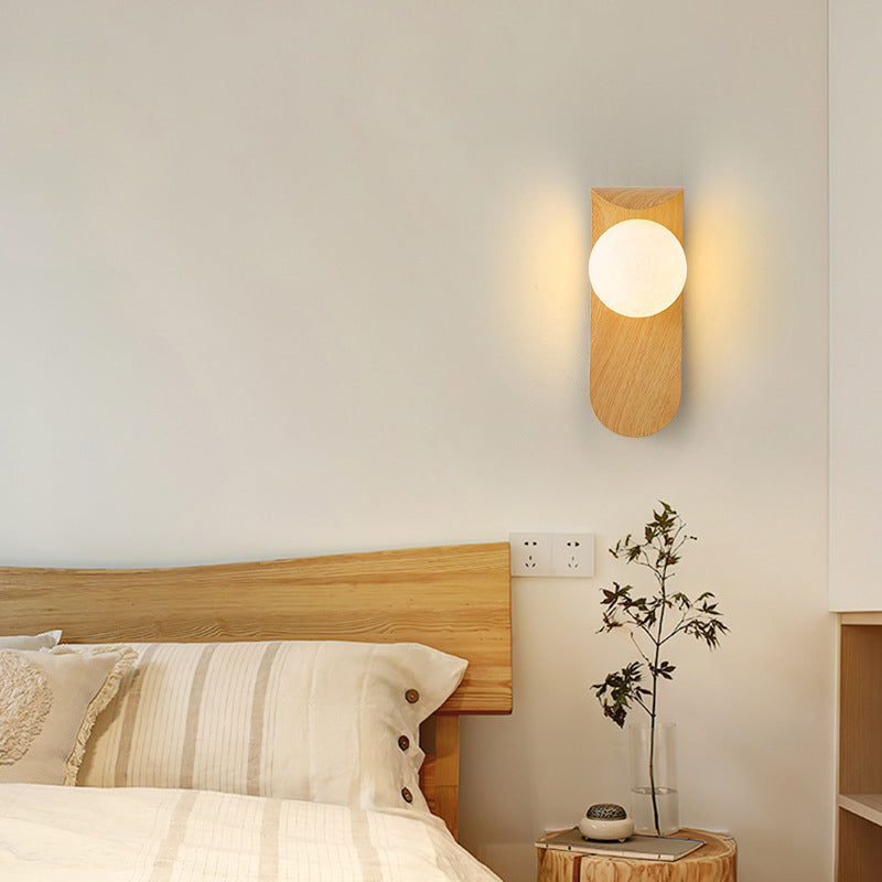 LuxeWood – Chic Walnut Wall Lamp for Unique Ambiances