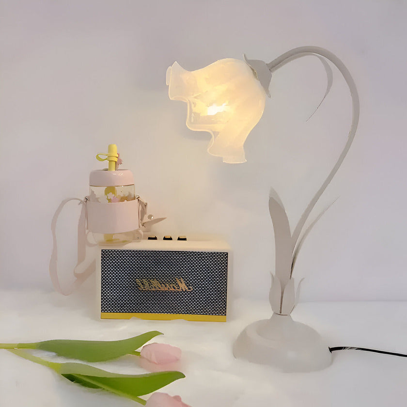 French Antique-Style Table Lamp – Decorative Flower Design Lamp for Bedroom & Living Room