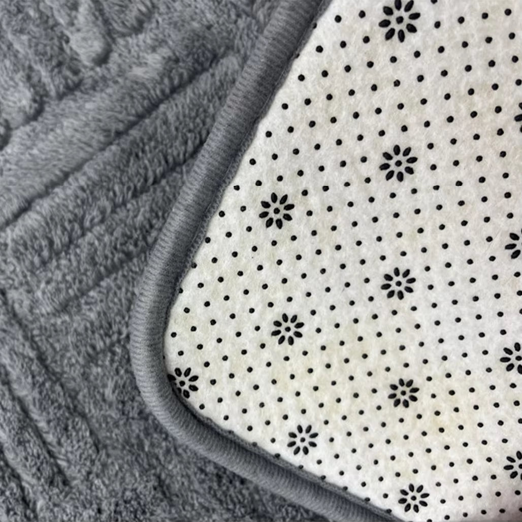 FormaGrid Bath Mat – Sculpted Softness for Everyday Grounding