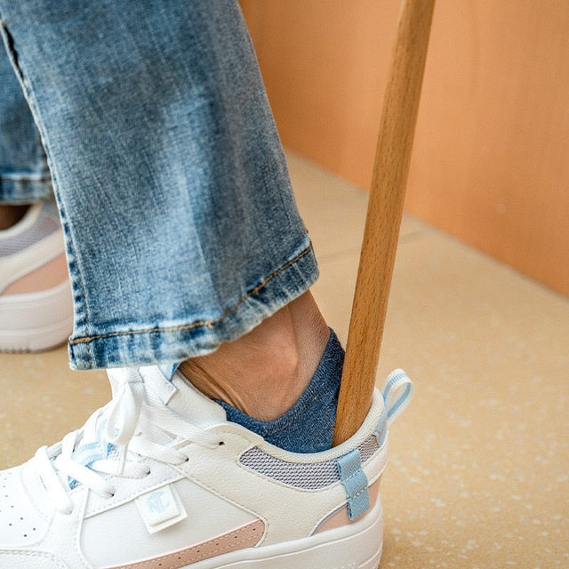 Long Wooden Shoehorn – Magnetic & Easy to Reach